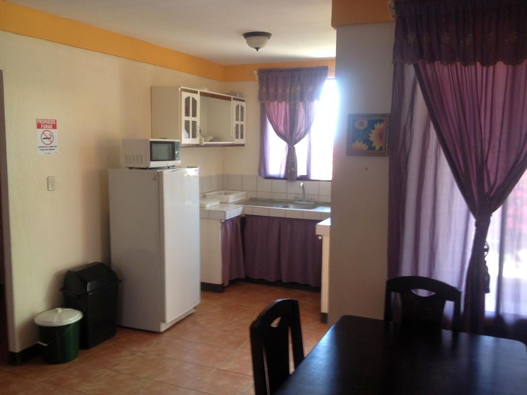 Royal Heights Hotel Jicaral Szoba fotó